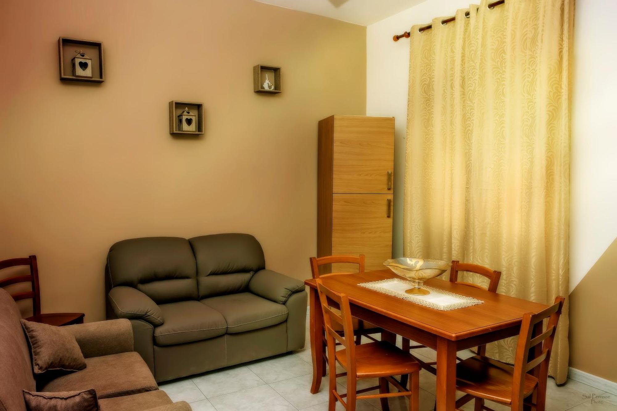 Da Giuseppe Apartments 마자라데발로 외부 사진